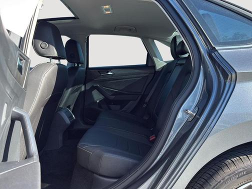 Platinum Gray Metallic 2024 Volkswagen Jetta 1.5T SEL
