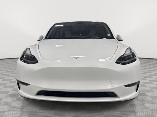 Pearl White Multi 2024 Tesla Model Y Long Range