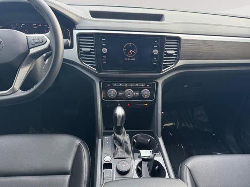 2023 Volkswagen Atlas 3.6L SE w/Technology