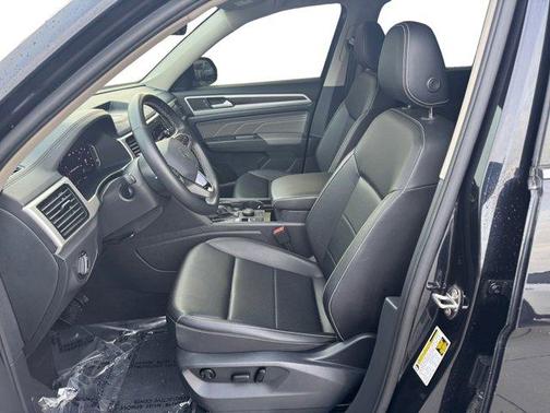 2023 Volkswagen Atlas 3.6L SE w/Technology