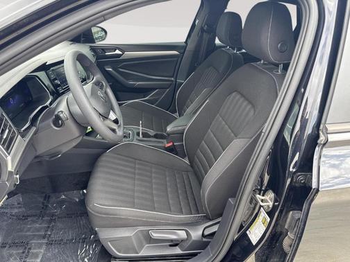 Deep Black Pearl Effect 2023 Volkswagen Jetta 1.5T Sport