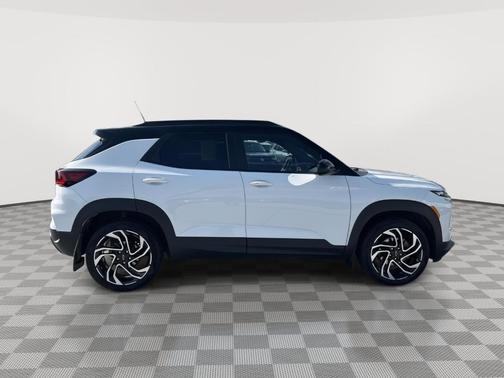 White 2024 Chevrolet Trailblazer RS