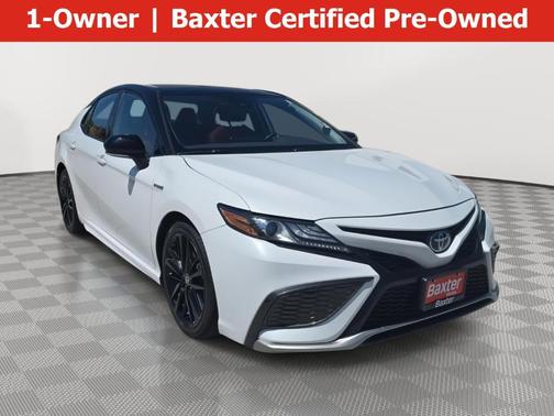 Wind Chill Pearl / Midnight Black Metallic 2021 Toyota Camry Hybrid XSE
