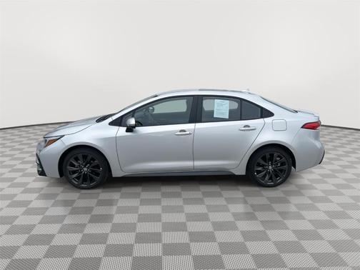 Classic Silver Metallic 2024 Toyota Corolla SE