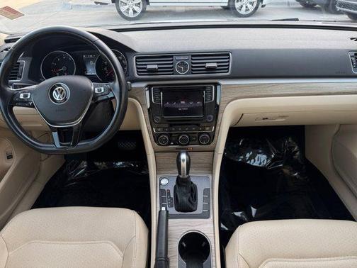2017 Volkswagen Passat 1.8T SE