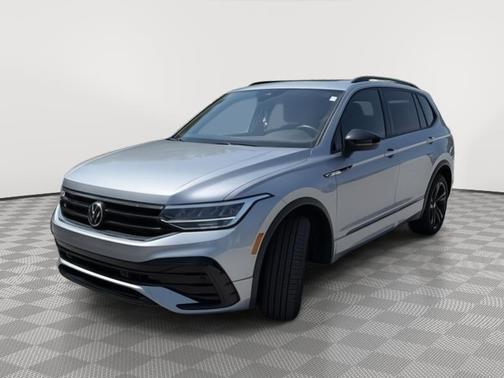Pyrite Silver Metallic 2023 Volkswagen Tiguan 2.0T SE R-Line Black