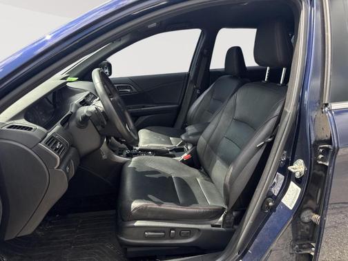 Obsidian Blue Pearl 2017 Honda Accord Sport SE