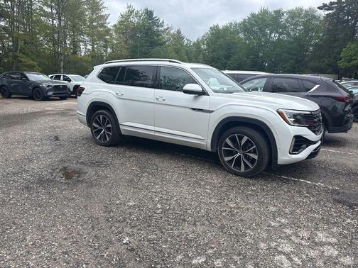 Opal White Pearl 2024 Volkswagen Atlas 2.0T SEL Premium R-Line 4MOTION