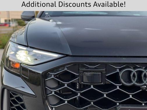 Mythos Black Metallic 2025 Audi RS Q8 4.0T