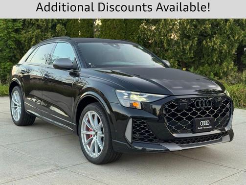 Mythos Black Metallic 2025 Audi RS Q8 4.0T