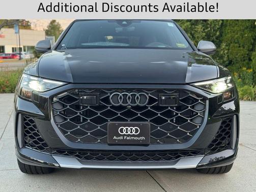 Mythos Black Metallic 2025 Audi RS Q8 4.0T