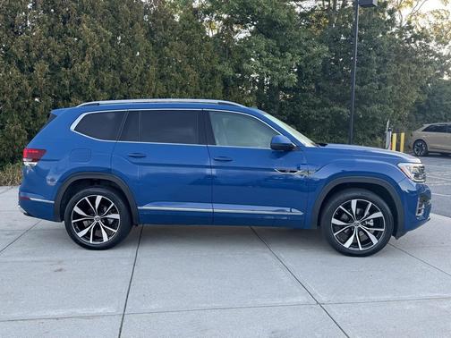 2025 Volkswagen Atlas 2.0T SEL Premium R-Line 4MOTION