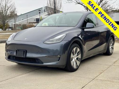 2022 Tesla Model Y Long Range Dual Motor All-Wheel Drive