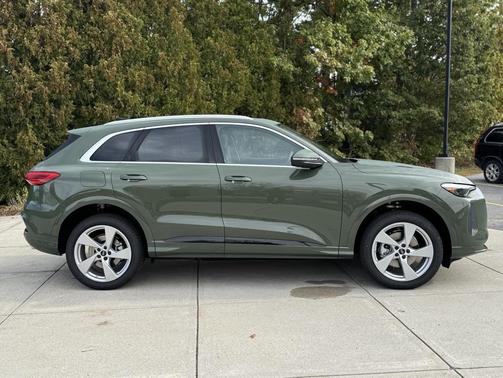 2025 Audi Q5 Premium Plus TFSI quattro S tronic