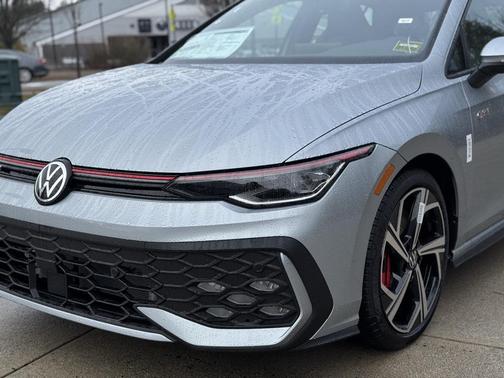 2026 Volkswagen Golf GTI 2.0T SE DSG