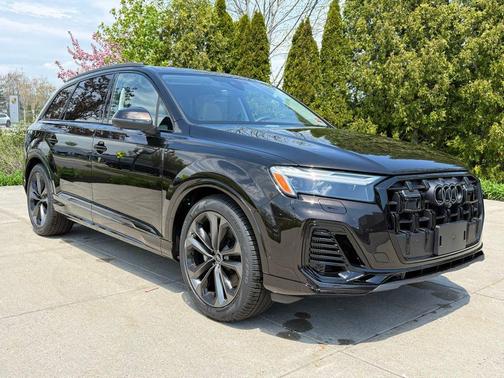 Tamarind Brown Metallic 2026 Audi Q7 55 Premium Plus