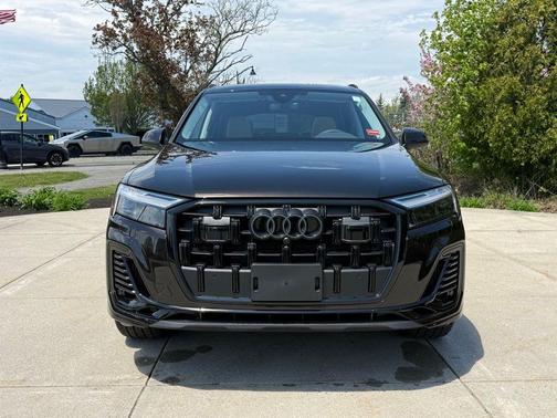 Tamarind Brown Metallic 2026 Audi Q7 55 Premium Plus