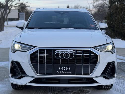 2025 Audi Q3 Premium 45 TFSI S line quattro Tiptronic