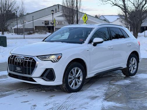 2025 Audi Q3 Premium 45 TFSI S line quattro Tiptronic