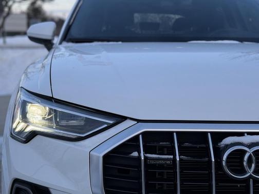 2025 Audi Q3 Premium 45 TFSI S line quattro Tiptronic