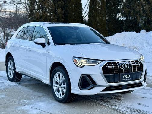 2025 Audi Q3 Premium 45 TFSI S line quattro Tiptronic