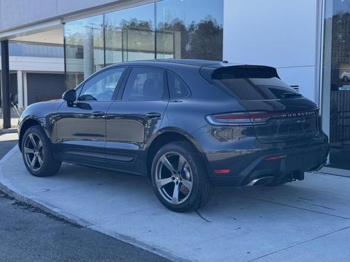 2025 Porsche Macan 