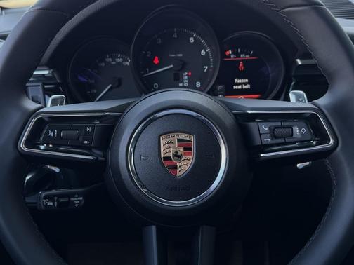 2025 Porsche Macan 
