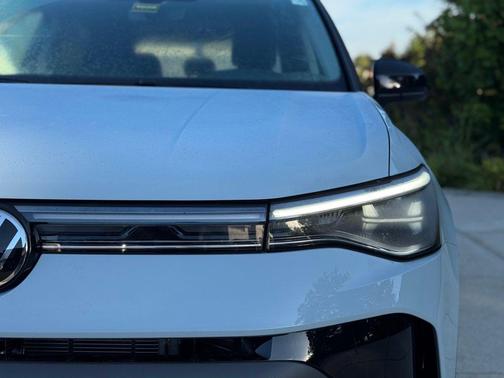 2025 Volkswagen Taos 1.5T SE Black