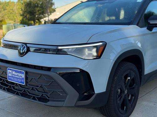 2025 Volkswagen Taos 1.5T SE Black