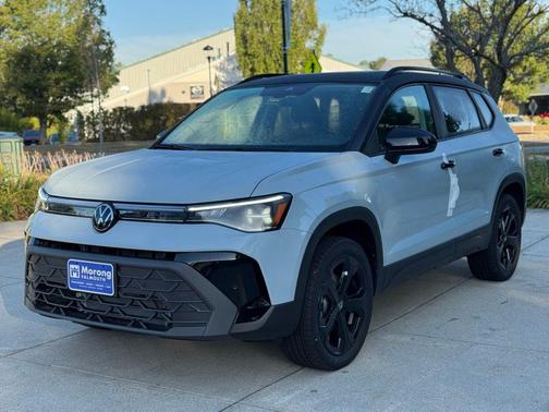 2025 Volkswagen Taos 1.5T SE Black