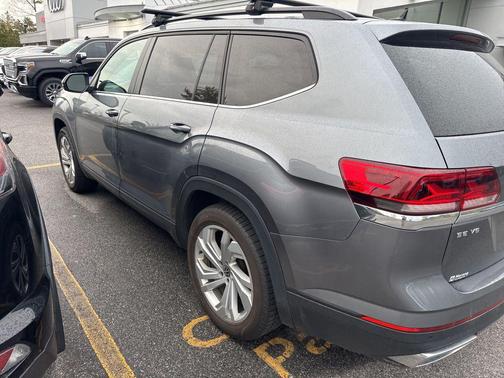 Platinum Gray Metallic 2023 Volkswagen Atlas 3.6L SE w/Technology