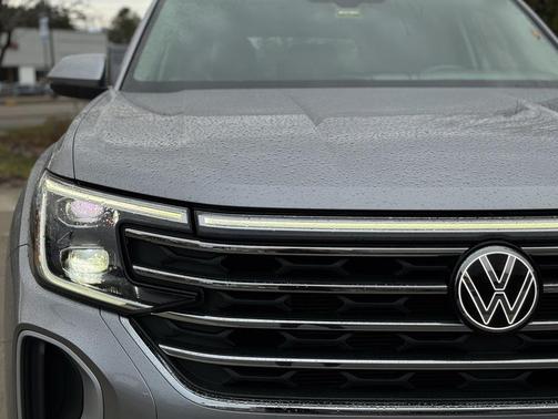 2024 Volkswagen Atlas 2.0T SE w/Technology 4MOTION