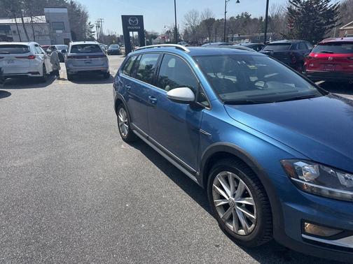 Blue 2019 Volkswagen Golf Alltrack TSI SE