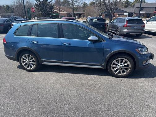 Blue 2019 Volkswagen Golf Alltrack TSI SE