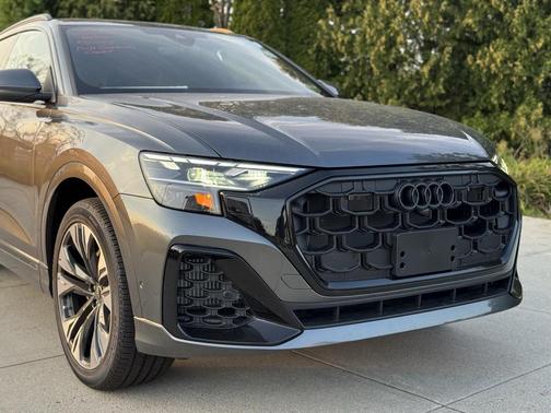 2025 Audi Q8 55 Premium Plus