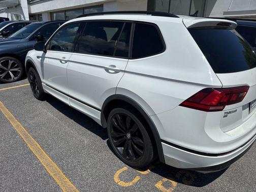 Pure White 2020 Volkswagen Tiguan 2.0T SE R-Line Black 4MOTION