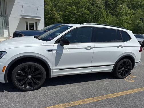 Pure White 2020 Volkswagen Tiguan 2.0T SE R-Line Black 4MOTION