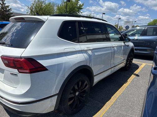 Pure White 2020 Volkswagen Tiguan 2.0T SE R-Line Black 4MOTION