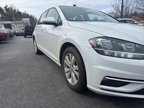 2018 Volkswagen Golf TSI SE