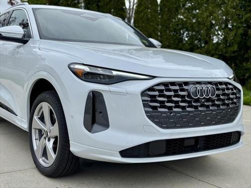 2025 Audi Q5 Premium Plus