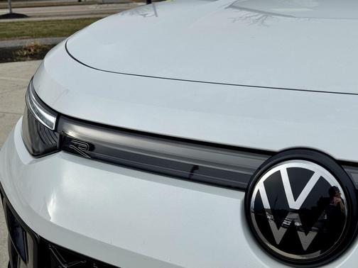 2026 Volkswagen Tiguan 2.0T SE R-Line Black 4MOTION