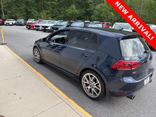 2016 Volkswagen Golf GTI 2.0T SE 4-Door