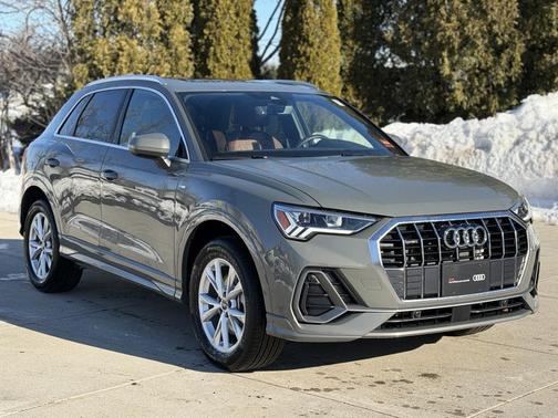 2025 Audi Q3 Premium 45 TFSI S line quattro Tiptronic
