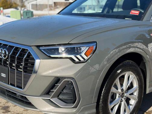 2025 Audi Q3 Premium 45 TFSI S line quattro Tiptronic