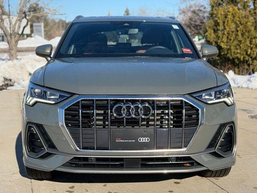 2025 Audi Q3 Premium 45 TFSI S line quattro Tiptronic