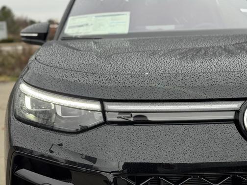 2026 Volkswagen Tiguan 2.0T SEL R-Line 4MOTION