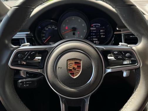 2018 Porsche Macan Base