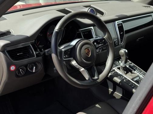 2018 Porsche Macan Base