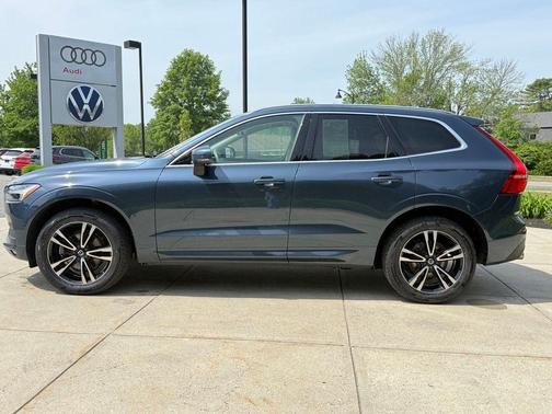 Denim Blue Metallic 2021 Volvo XC60 T5 Momentum