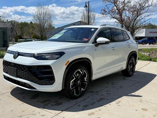 Opal White 2026 Volkswagen Tiguan 2.0T SEL R-Line 4MOTION